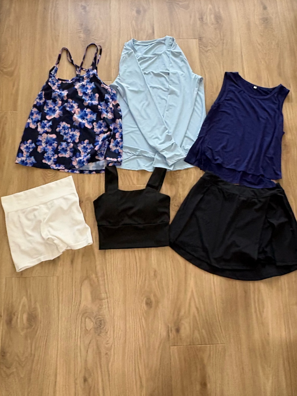 Athletic Wear Bundle | Women’s Medium | Mix of NWT/NWOT Pieces